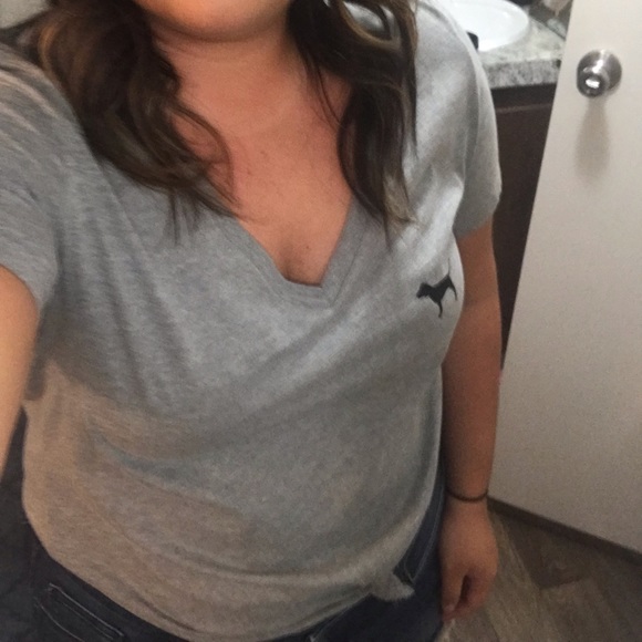 Victoria secret cropped T-shirt - Picture 3 of 4